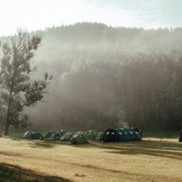 Kamperen in België: De Beste Campings voor Natuur, Comfort en Ontspanning