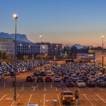 Luton Airport Parking Made Simple: Best Options for Drop-Off, Pick-Up, and Stress-Free Travel For many travellers, the most stressful part of a journey starts before they even step inside the airport terminal — finding the right parking solution. London Luton Airport, one of the UK’s busiest travel hubs, has developed a wide range of parking options that balance convenience, cost, and peace of mind. Whether you are travelling for business, heading off on holiday, or simply collecting a loved one, there is a service designed to fit your needs.