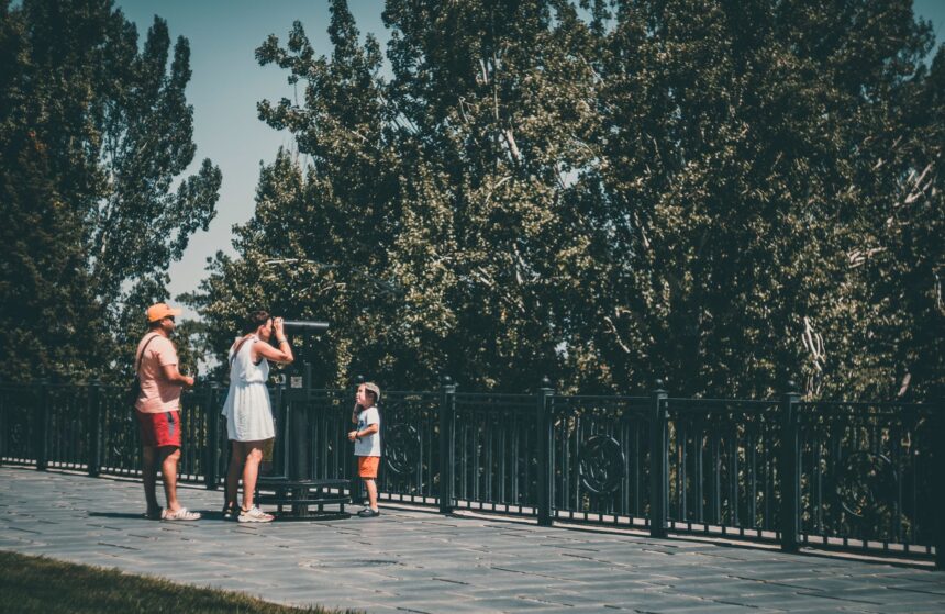 RCN.nl: Gezinnen Verbinden met de Natuur via Uitzonderlijke Vakantieparken en Buitenervaringen