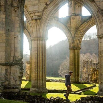 scb-places-and-objects Explore Historic Landmarks and Cultural Experiences with English Heritage Membership
