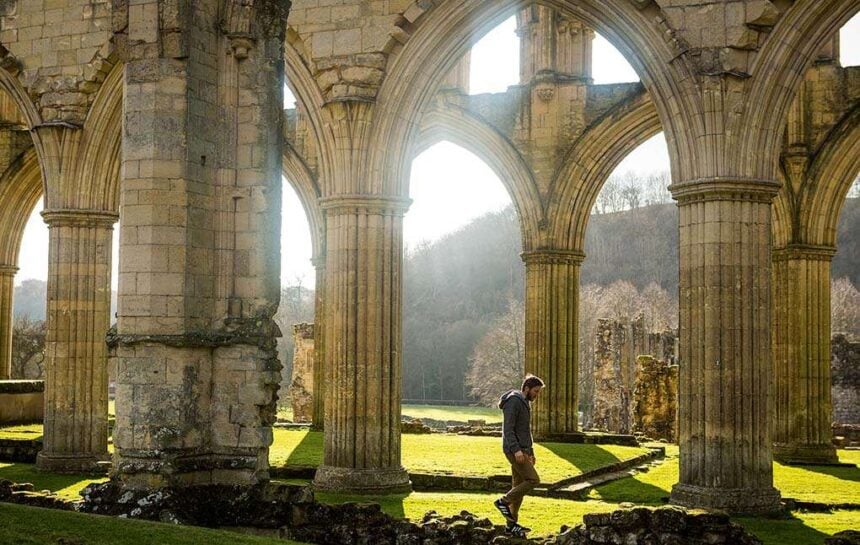 scb-places-and-objects Explore Historic Landmarks and Cultural Experiences with English Heritage Membership