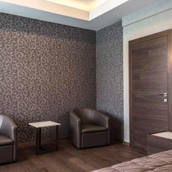 When Hotel Lobbies Feel Like Home: The Psychology Behind Boutique Hospitality’s Magnetic Appeal