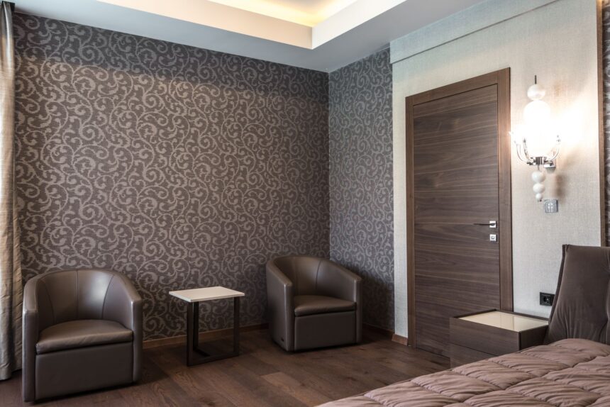 When Hotel Lobbies Feel Like Home: The Psychology Behind Boutique Hospitality’s Magnetic Appeal