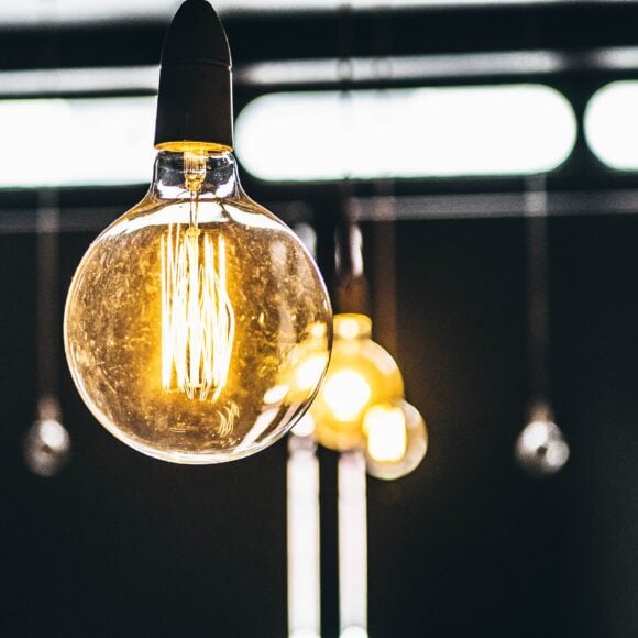Verlichtingshuis: Huizen transformeren met designverlichting en moderne elegantie